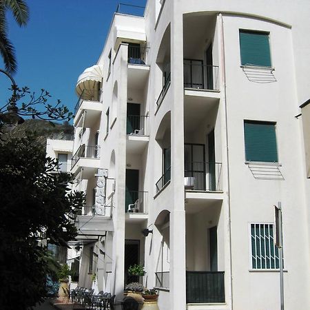 Hotel Al Capo Varigotti Exteriör bild